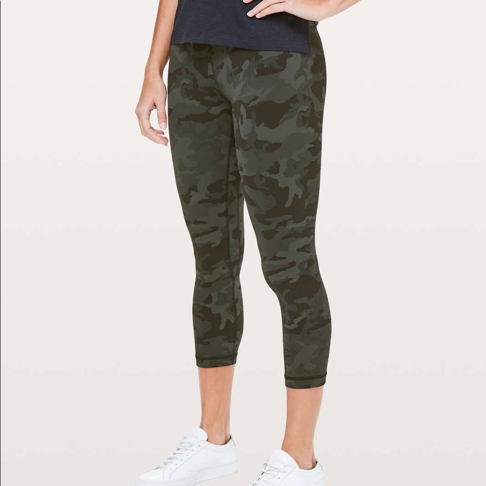 Lululemon align crop 21 in green camo!